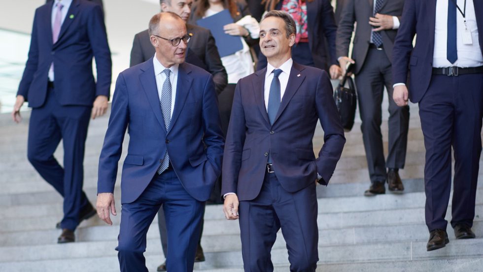 Μερτς σε Μητσοτάκη: «Η χώρα στέκεται πλέον στις δικές της δυνάμεις, συγχαρητήρια στον ελληνικό λαό»
