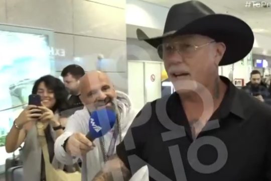 Metallica: Στο «Ελ. Βενιζέλος» ο James Hetfield για τη μεγάλη συναυλία - «Είμαι κουρασμένος αλλά έτοιμος να ροκάρω»