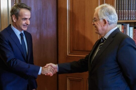 Μητσοτάκης σε Τασούλα: «Η αναδιάταξη του πολιτικού σκηνικού δεν μας αφορά – Σε έναν χρόνο ολοκληρώνεται η θητεία μας»