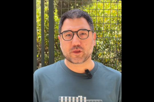 O Ηλιόπουλος τρολάρει από τον Εθνικό Κήπο: «Ίσως τα μοναδικά ζώα που δεν έχουν δηλωθεί στον ΟΠΕΚΕΠΕ»