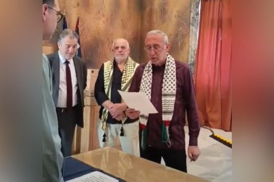 ΑΝΤΑΡΣΙΑ για ορκωμοσία Κωνσταντίνου: Πόσο θα κρατήσει η αφωνία Δούκα;