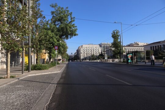 Θραύση αγωγού ύδρευσης στο κέντρο της Αθήνας – Ποιοι δρόμοι έκλεισαν [βίντεο]