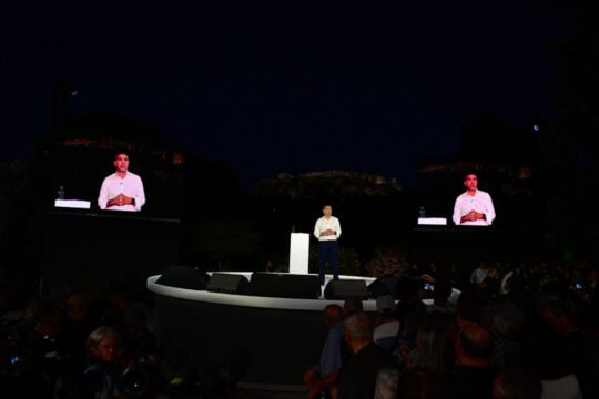 Αλέξης Τσίπρας: Ποιοι έδωσαν το «παρών» στα αποκαλυπτήρια της «Ελληνικής Αριστερής Συμπαράταξης» στο Θησείο [εικόνες – βίντεο]
