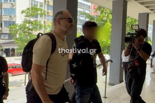 Θεσσαλονίκη: Στον εισαγγελέα ο 30χρονος που ομολόγησε ότι σκότωσε τον πατέρα του [βίντεο]