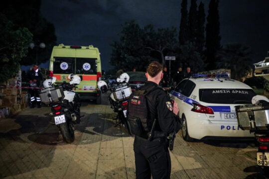 Μικρολίμανο: Ένας τραυματίας έπειτα από ανταλλαγή πυρών με αστυνομικούς –  Είχε πάνω του όπλα και χειροβομβίδες