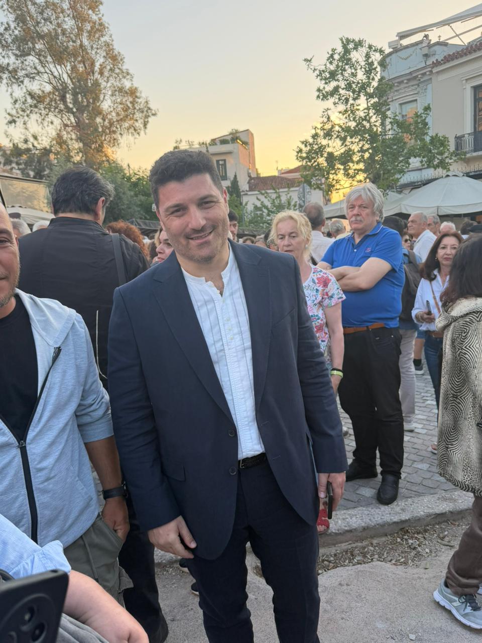 Αλέξης Τσίπρας: Ποιοι έδωσαν το «παρών» στα αποκαλυπτήρια της «Ελληνικής Αριστερής Συμπαράταξης» στο Θησείο [εικόνες – βίντεο]