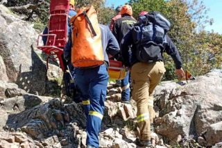 Επιχείρηση διάσωσης τραυματισμένης γυναίκας στη Σαμοθράκη - Έπεσε από ύψος 20 μέτρων [εικόνες]