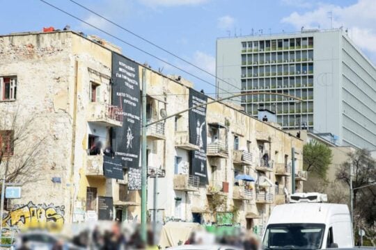 Στηρίζει τα Προσφυγικά, ξηλώνει καταλήψεις