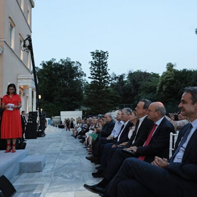 Αναιδής και απρεπής