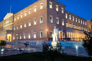 Η Ελλάδα στο μεταίχμιο της πολιτικής αυτογνωσίας της