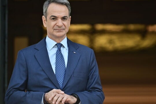 Πετάει ο πληθωρισμός: Το «στοιχειό» της ακρίβειας και η «οργή» Μητσοτάκη