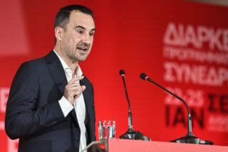 Ο Αλέξης Χαρίτσης στην «Εφ.Συν.»: «Ενότητα και κυβέρνηση της Αριστεράς, το αίτημα των καιρών μας»