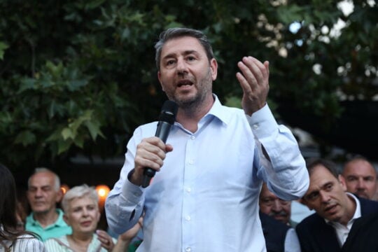 ΠΑΣΟΚ: Εκλογική ετοιμότητα και φυγή προς τα εμπρός