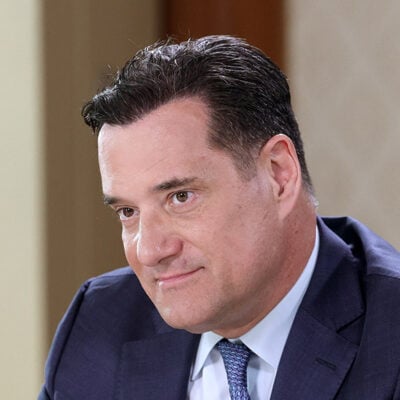 Ο λαβύρινθος του Αδωνη και ο μίτος του Κυριάκου