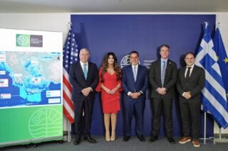 HELLENiQ ENERGY: Επεκτείνει τη στρατηγική συνεργασία της με τη Chevron και στο Block 10