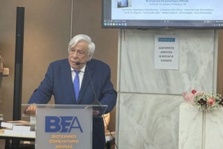 Π. Παυλόπουλος – Ε. Βενιζέλος: «Οι υποκλοπές, τραύμα στα στήθη της δημοκρατίας»