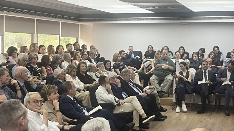 Π. Παυλόπουλος – Ε. Βενιζέλος: «Οι υποκλοπές, τραύμα στα στήθη της δημοκρατίας»