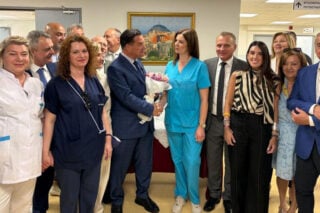 Σε Ιπποκράτειο και ΑΧΕΠΑ σήμερα ο Άδωνις: Υποδοχή με ρόδα και… αγκάθια ετοιμάζουν οι υγειονομικοί