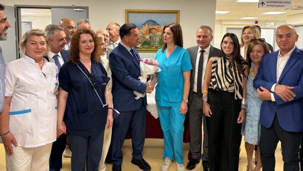 Σε Ιπποκράτειο και ΑΧΕΠΑ σήμερα ο Άδωνις: Υποδοχή με ρόδα και… αγκάθια ετοιμάζουν οι υγειονομικοί