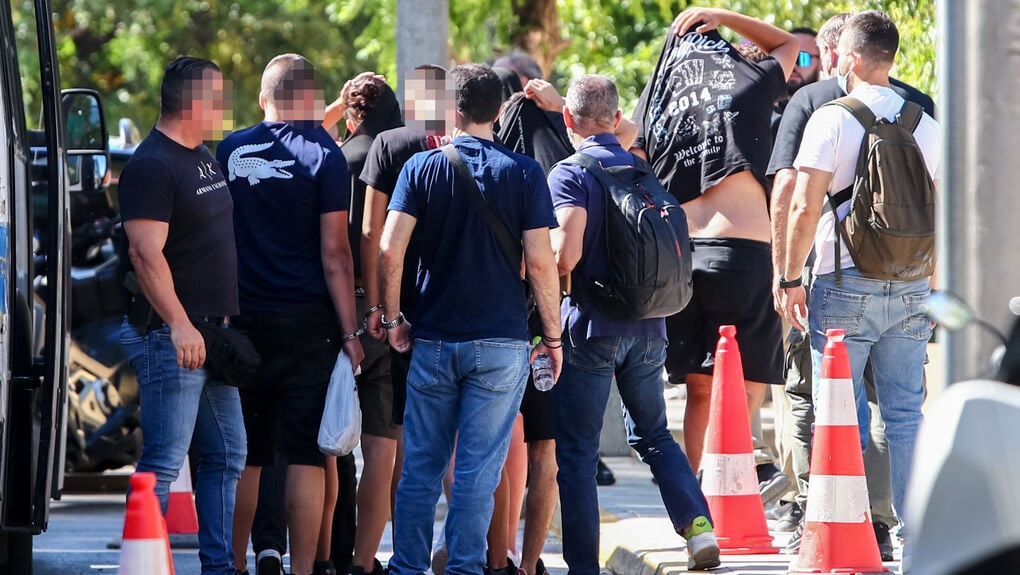 Καλλιθέα: Ανεξέλεγκτη βία για τον έλεγχο της πλατείας – Πώς έγινε η φονική συμπλοκή με νεκρό έναν 15χρονο