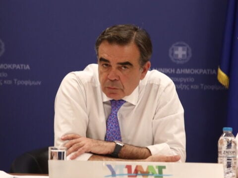 «Χρυσό» στους αγρότες – Kίτρινη κάρτα στον Μ. Σχοινά