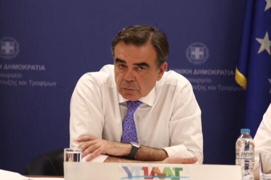 «Χρυσό» στους αγρότες – Kίτρινη κάρτα στον Μ. Σχοινά