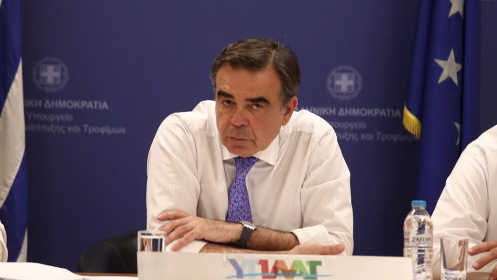 «Χρυσό» στους αγρότες – Kίτρινη κάρτα στον Μ. Σχοινά