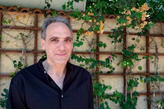 Ο Αρης Τρουπάκης στην «Εφ.Συν.»: «Το πιο επικίνδυνο είναι η αδράνεια μπροστά στο άδικο»