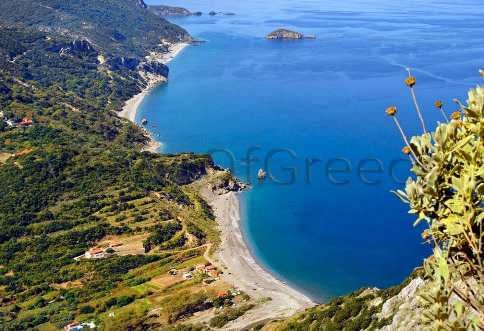Αυτή είναι η αρχοντική ναυτική πολιτεία της Εύβοιας με ιστορία, μαγευτικές παραλίες και διαδρομές