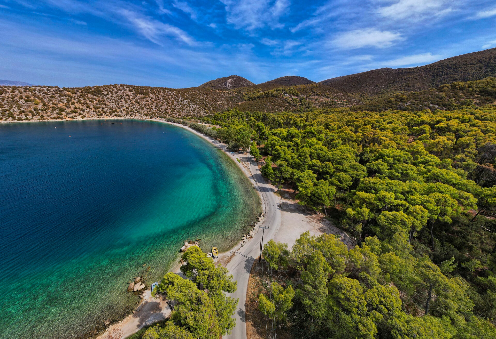 Τέσσερις ονειρεμένες παραλίες μακριά από την Αθήνα: Κολύμπι σε κρυστάλλινα νερά