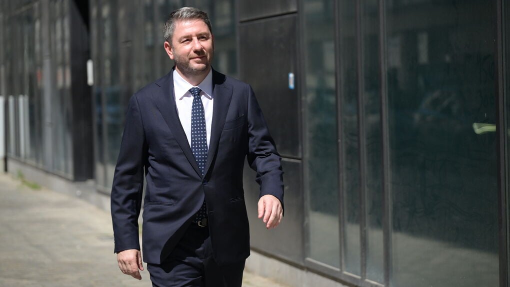 ΠΑΣΟΚ: Σχέδιο τεσσάρων σημείων απέναντι στις δημοσκοπικές πιέσεις και την εμφάνιση της ΕΛΑΣ