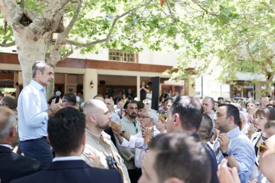 Στο κυνήγι ψηφοφόρων που δυσαρεστήθηκαν η ΝΔ: Στοχευμένες περιοδείες στις δύσκολες περιφέρειες