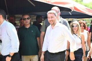 Προβληματισμός στο ΠΑΣΟΚ για τις δημοσκοπήσεις – Καρφιά Ανδρουλάκη από την Κάσο για το καλώδιο