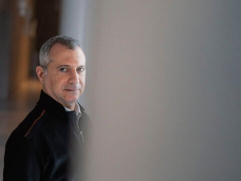Ο σκηνοθέτης Παναγής Παγουλάτος στην «Εφ.Συν.»: Η Κάλλας, η Μήδεια & το μεταξωτό ζέρσεϊ