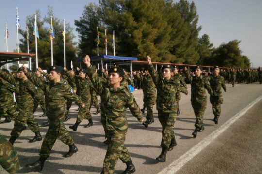 Κατατάσσονται οι πρώτες γυναίκες εθελόντριες στον Στρατό: 170 αιτήσεις για 100 θέσεις