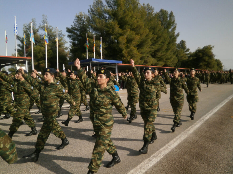 Κατατάσσονται οι πρώτες γυναίκες εθελόντριες στον Στρατό: 170 αιτήσεις για 100 θέσεις