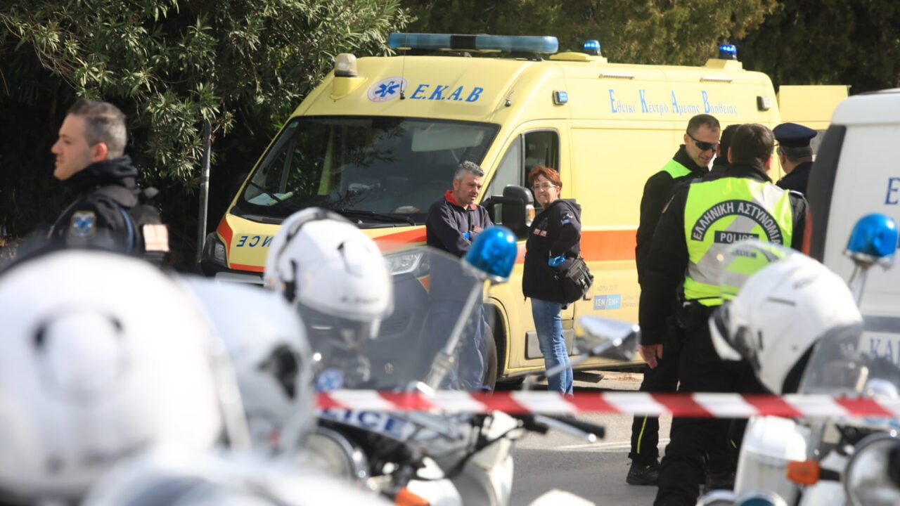 Δράμα: Αστυνομικός μαχαίρωσε τη σύζυγό του και αυτοκτόνησε