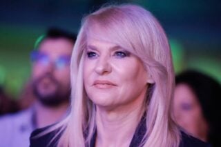 Τζάκρη: «Είμαι βέβαιη ότι θα υπάρξει συζήτηση ΠΑΣΟΚ και Δημοκρατών» – Το πράσινο φόρεμα και η αναφορά στο Μουντιάλ