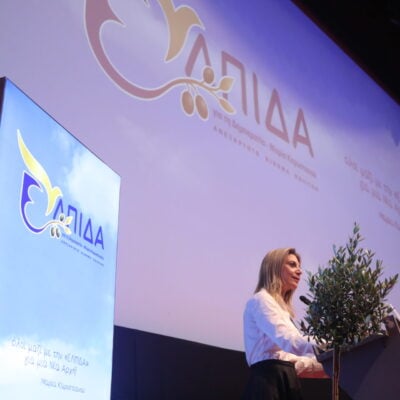 Από το πένθος στον anti-establishment λαϊκισμό;