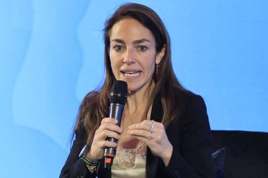 Μιχαηλίδου: Ξεκίνησε η καταβολή των 150 ευρώ ανά παιδί σε 950.000 οικογένειες