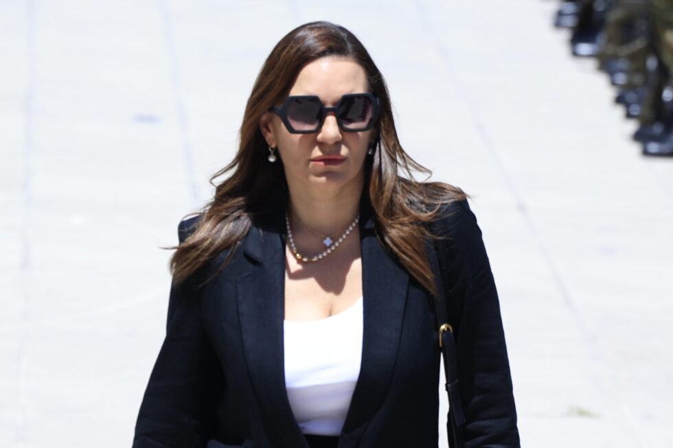 Κηδεία Νίκου Ταγαρά στην Κόρινθο, παρουσία Μητσοτάκη και Σαμαρά [εικόνες – βίντεο]