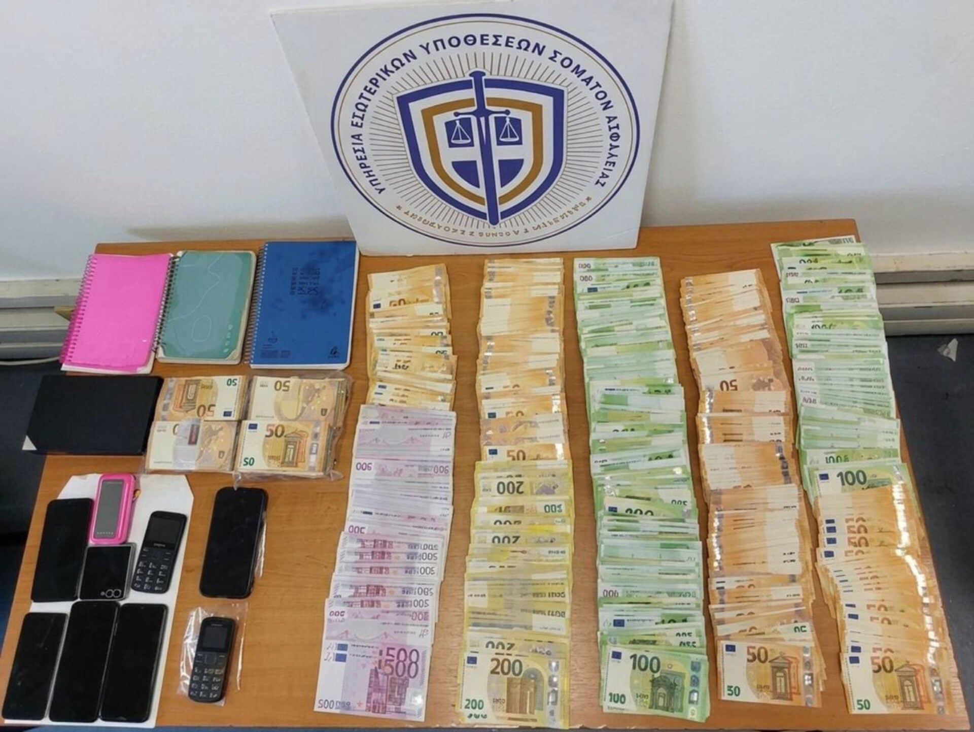 Εξαρθρώθηκε μεγάλο κύκλωμα διαφθοράς σε πολεοδομίες