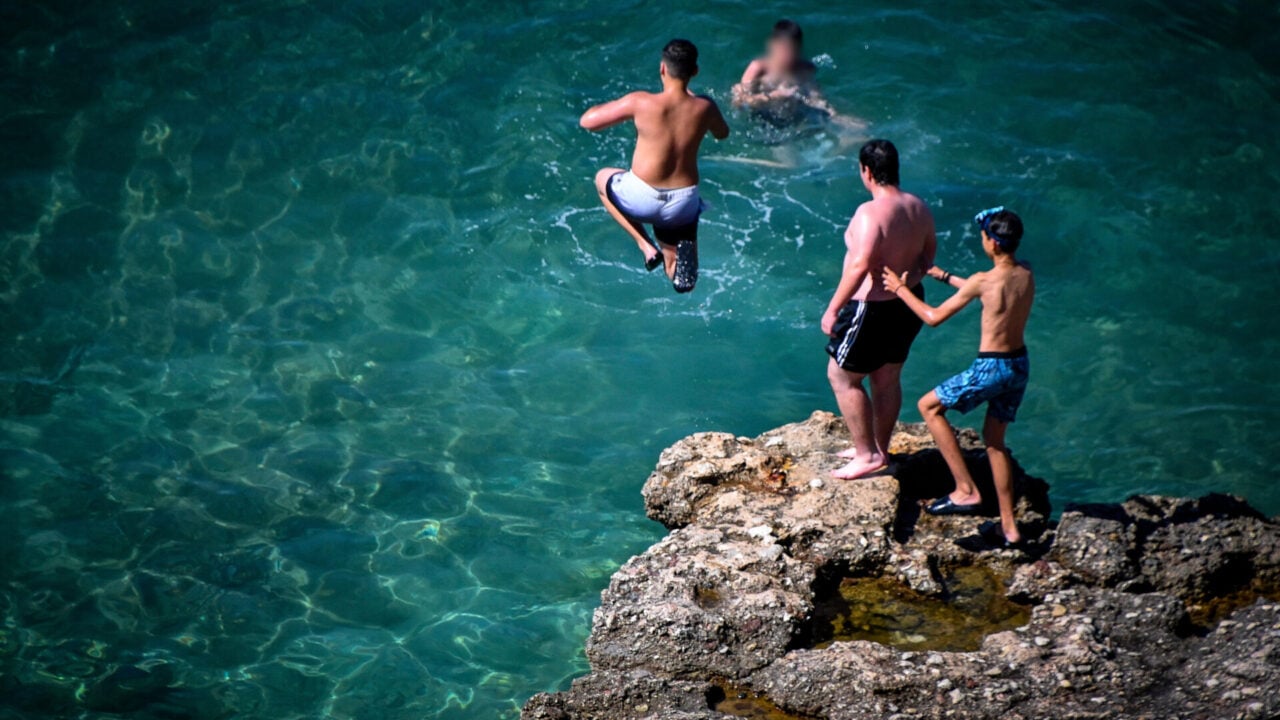 Βουτιές στο Ναύπλιο (ΒΑΣΙΛΗΣ ΠΑΠΑΔΟΠΟΥΛΟΣ / EUROKINISSI)