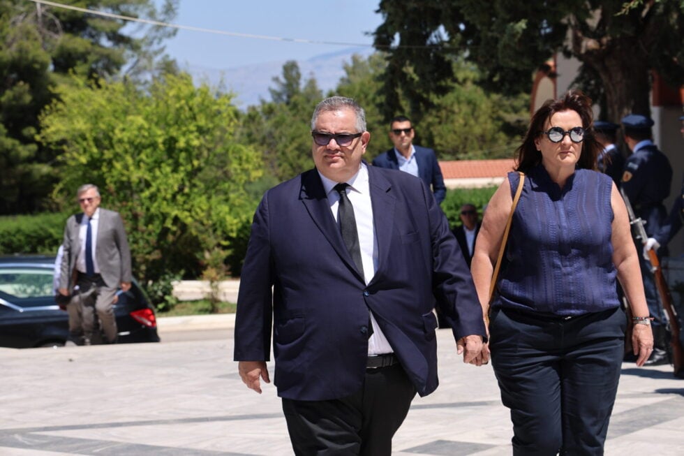 Το τελευταίο αντίο στον Γιώργο Σουφλιά: Παρόντες Μητσοτάκης, Καραμανλής και Παυλόπουλος [εικόνες]