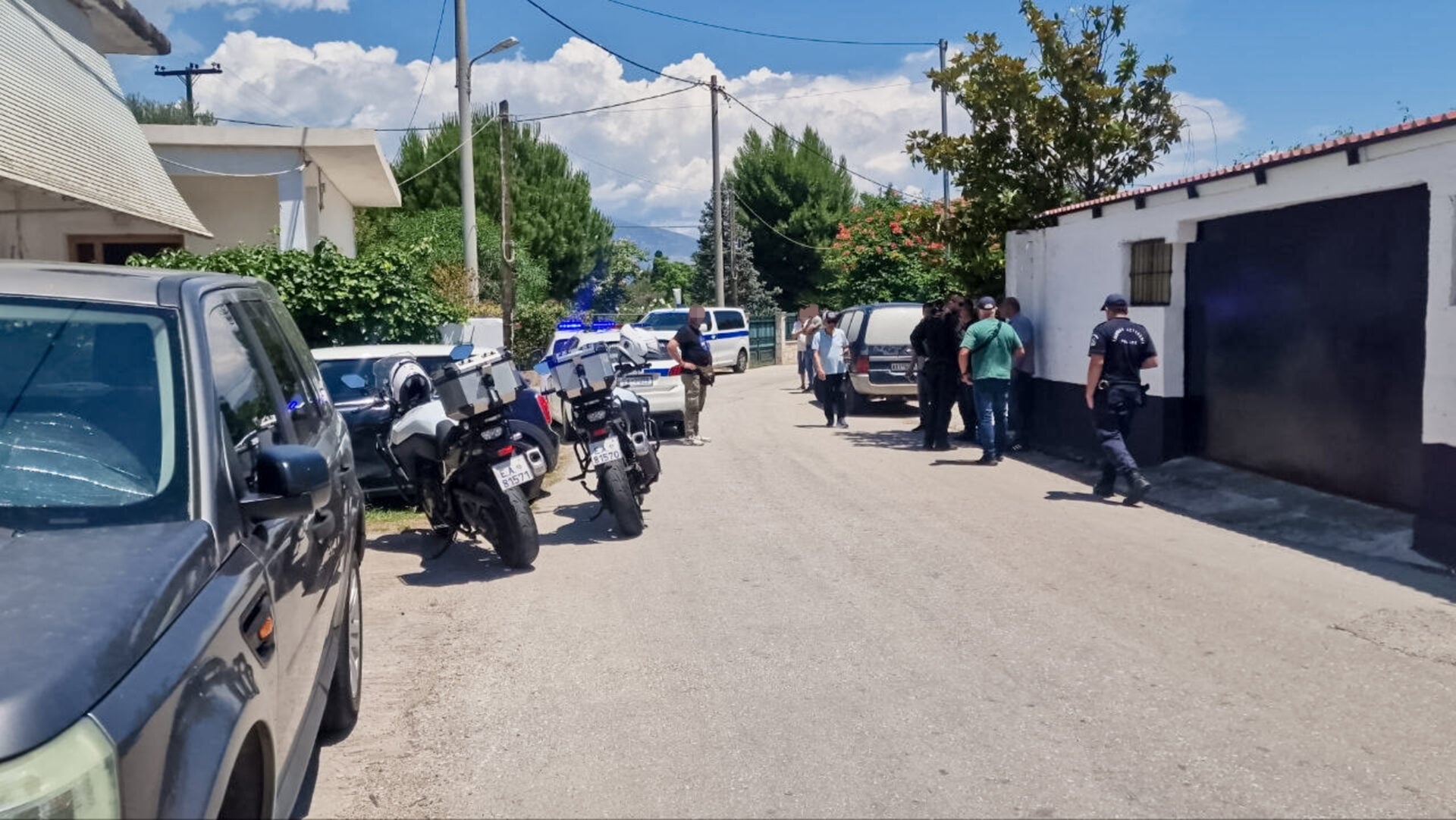 Διπλή δολοφονία στο Αίγιο: Πάλη πριν το μαχαίρωμα μάνας και 