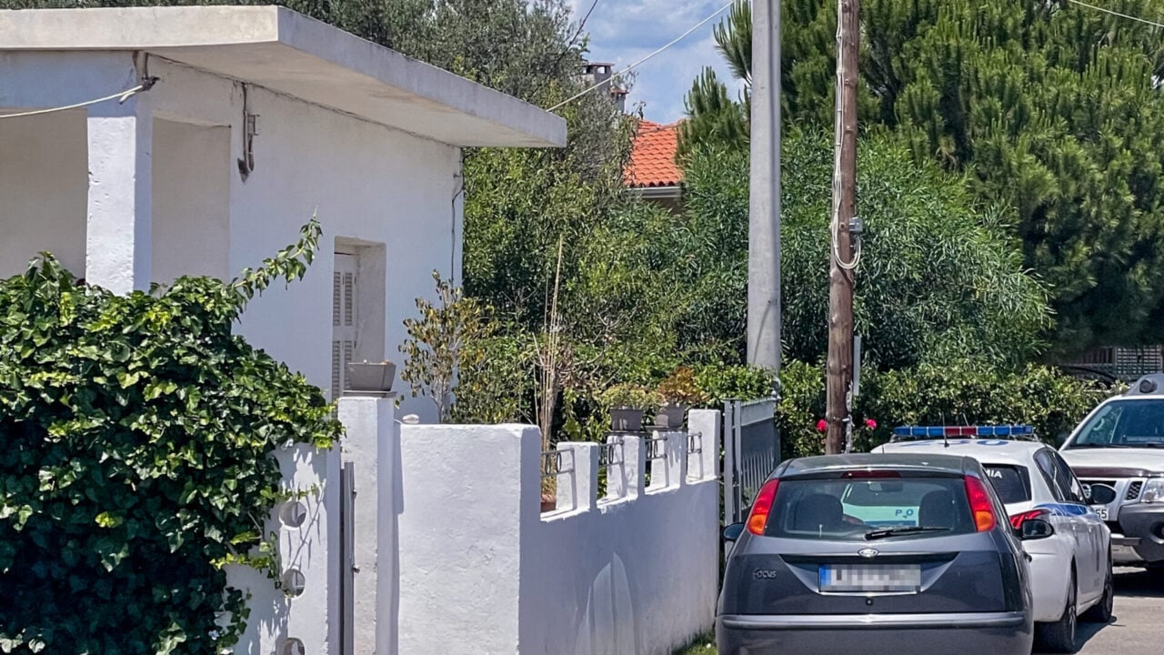 Το σπίτι της διπλής δολοφονίας στο Αίγιο / (ΑΝΔΡΕΑΣ ΑΛΕΞΟΠΟΥΛΟΣ / EUROKINISSI)