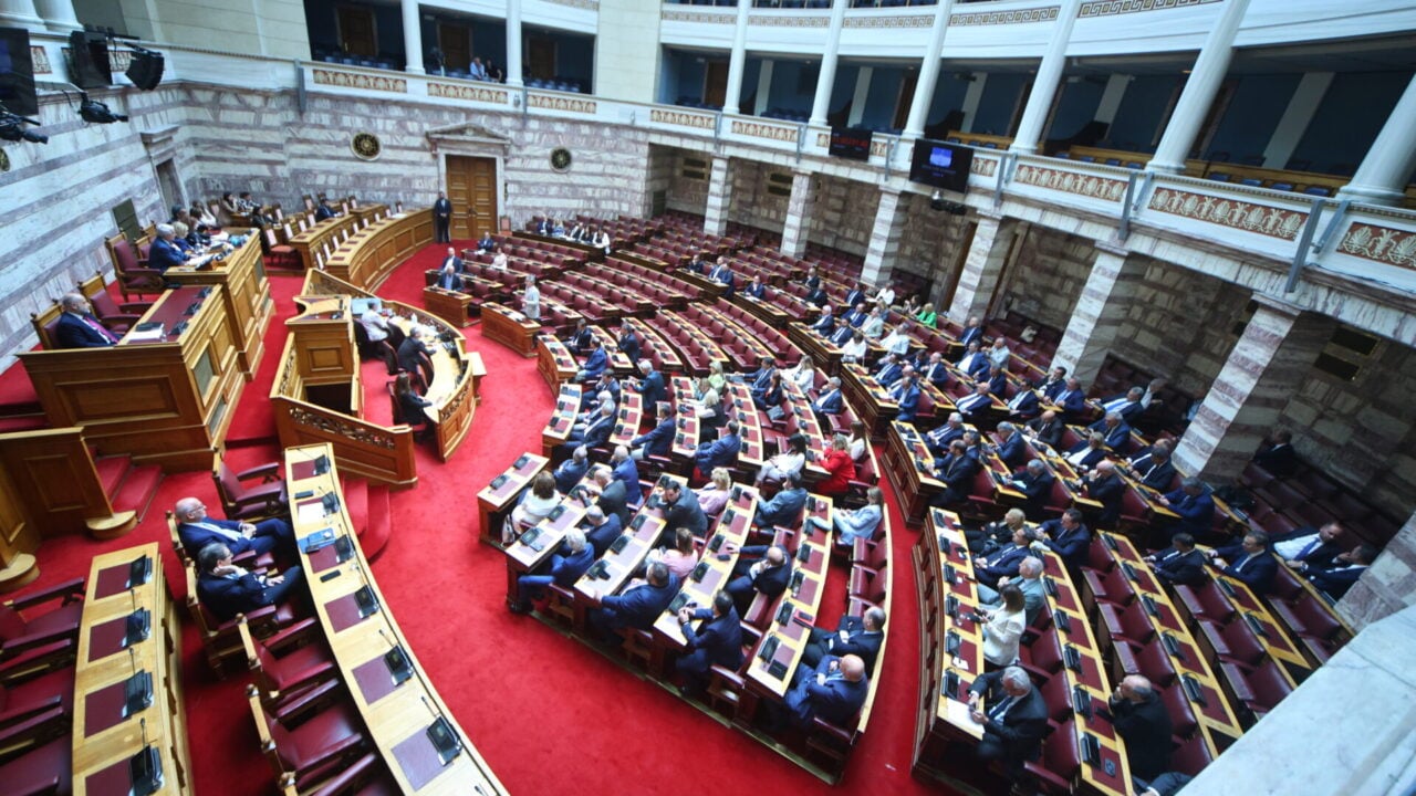 Καμία λευκή επιταγή από την αντιπολίτευση για την αναθεώρηση του Συντάγματος