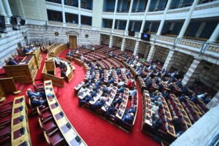 Καμία λευκή επιταγή από την αντιπολίτευση για την αναθεώρηση του Συντάγματος
