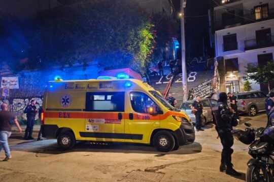 Νεκρός από πυροβολισμούς άνδρας στα Εξάρχεια [βίντεο]
