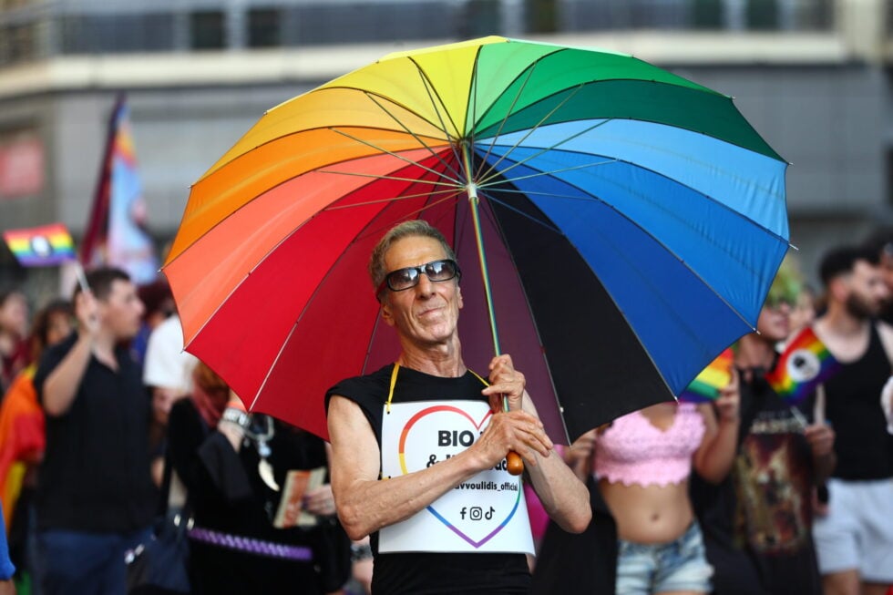 Thessaloniki Pride: Μεγάλη πορεία στο κέντρο της πόλης – Κεντρικό μήνυμα: «Σπάσε τον Κώδικα» [εικόνες – βίντεο]